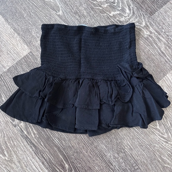 Zara Dresses & Skirts - Zara Black Ruffled Mini Skirt Smocked WMNS SMALL